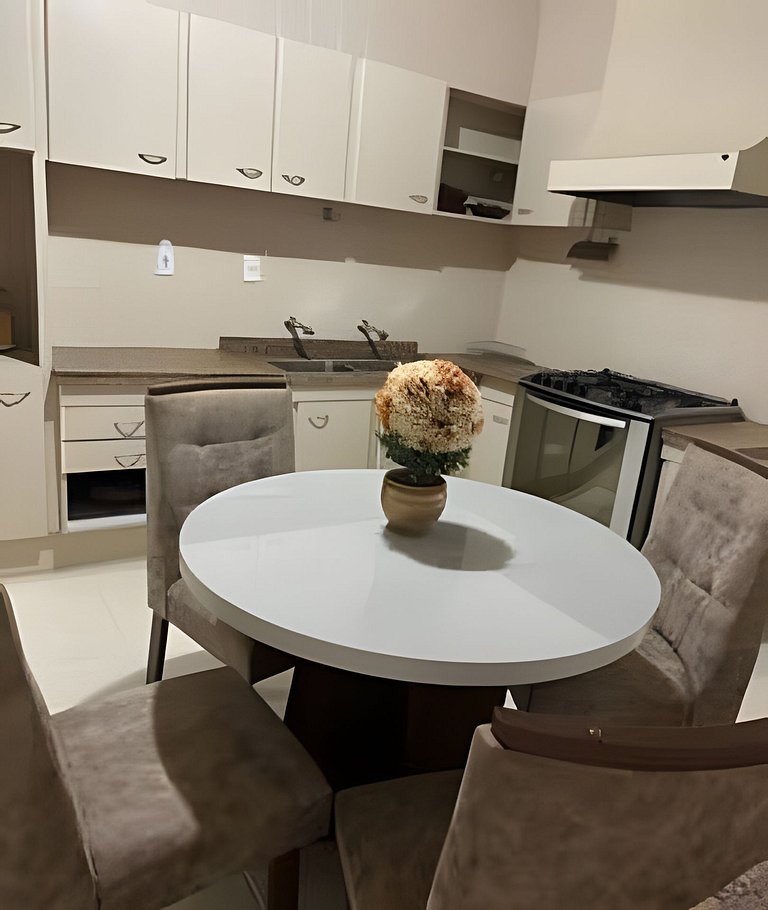 Casa aconchegante com ar-condicionado e garagem