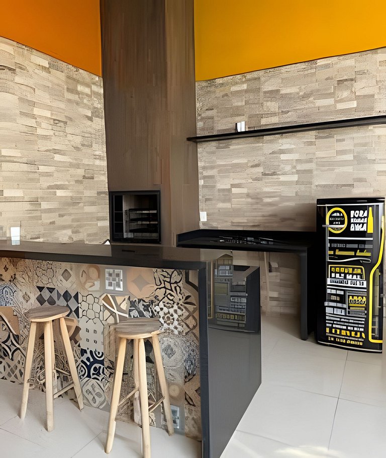 Casa grande c área gourmet churrasqueira 6 pessoas